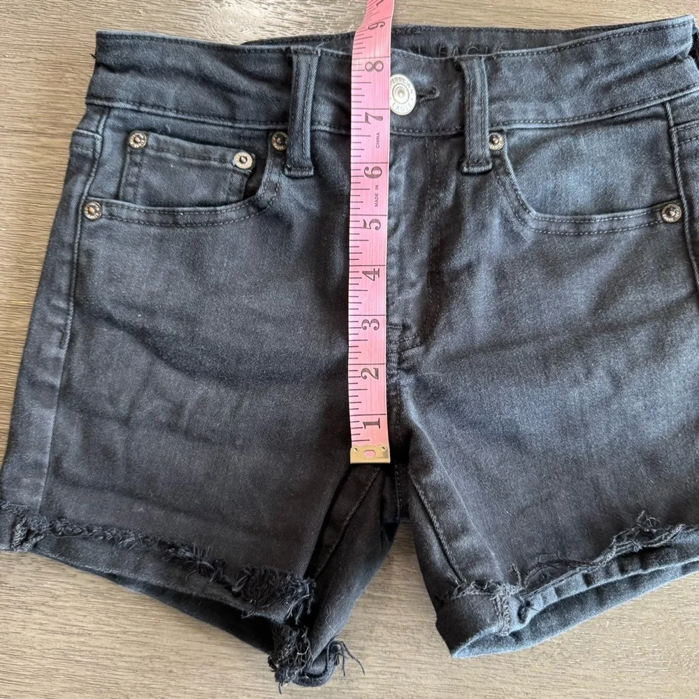 AEO Solid Black Denim Midi Shorts Jeans 00